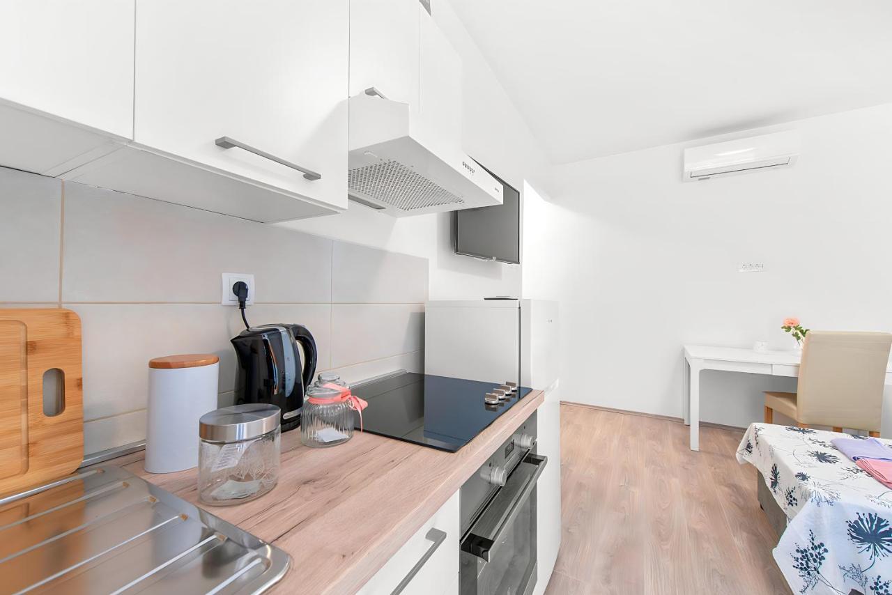 Pomerio Apartments Риека Экстерьер фото